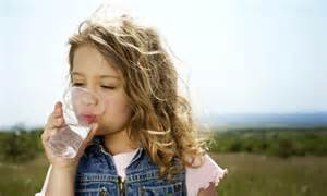Filtering & purifying water for children to drink
