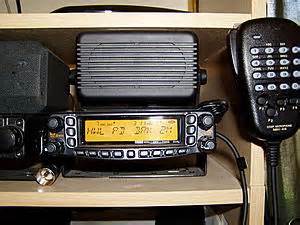 Yaesu FT- 8800R ham radio