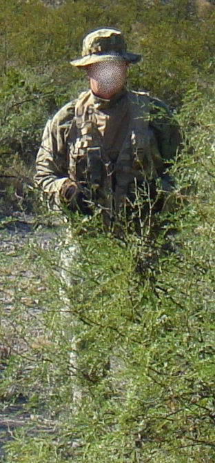 camouflage clothing includes gloves too